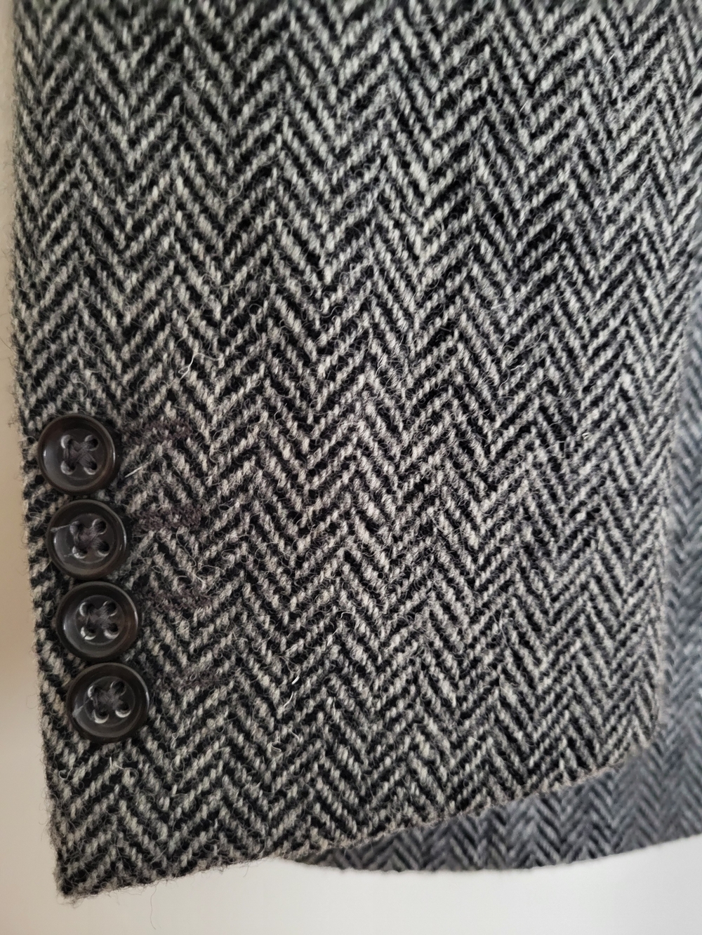 Men's Herringbone Harris Tweed Two-Button Blazer - 40 Regular - Picture 2 of 11